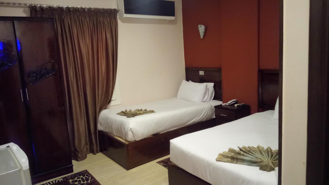 Cairo Hotel ภายนอก รูปภาพ
